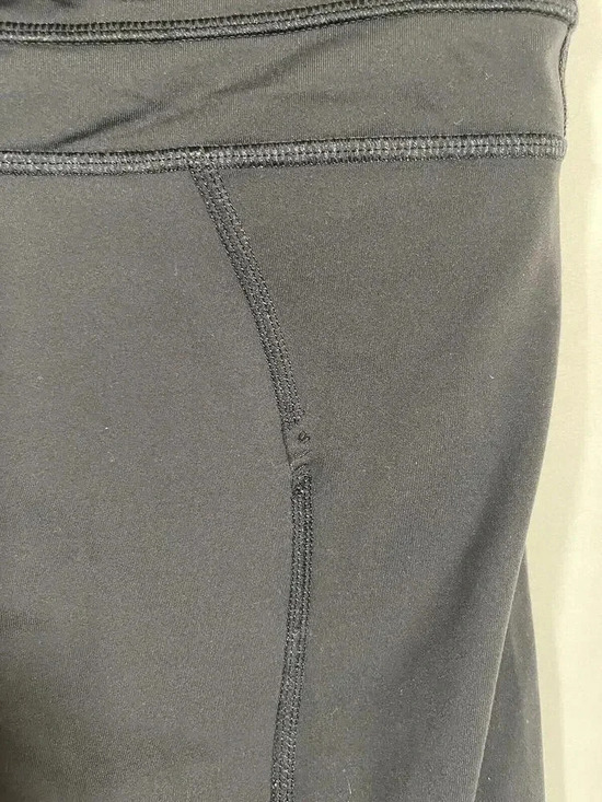 Lululemon Black Crop Leggings Back Zipper Pocket Size 6 - Picture 4 of 5